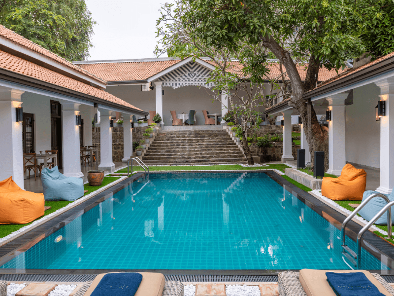 La Maison de Colombo Swimming Pool Sunbeds